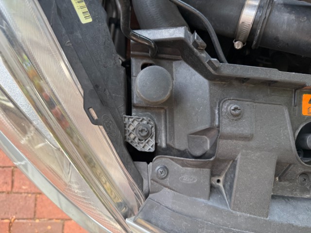 Ford Fiesta 1.0 EcoB 100 Titanium — zdjęcie 12