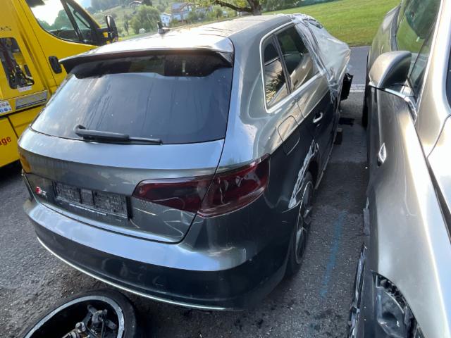 Audi S3 Sportback 2.0 T FSI quattro S-Tronic — zdjęcie 9