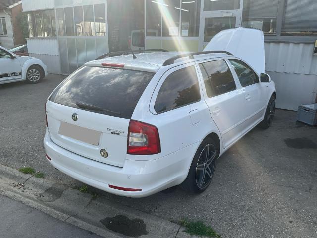 Skoda Octavia Combi 1.4 TSI Ambition — zdjęcie 6