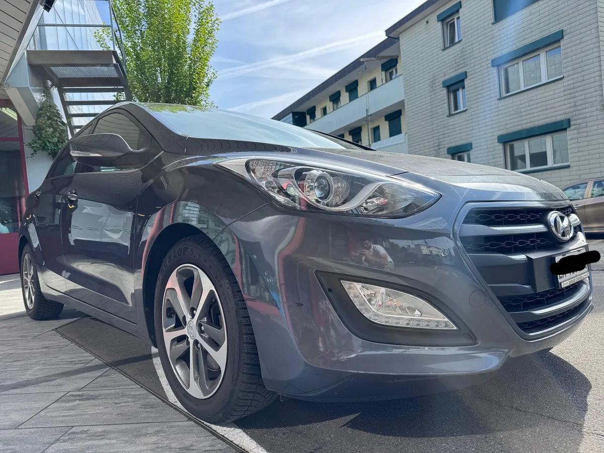 HYUNDAI i30 1.6 GDI — zdjęcie 3