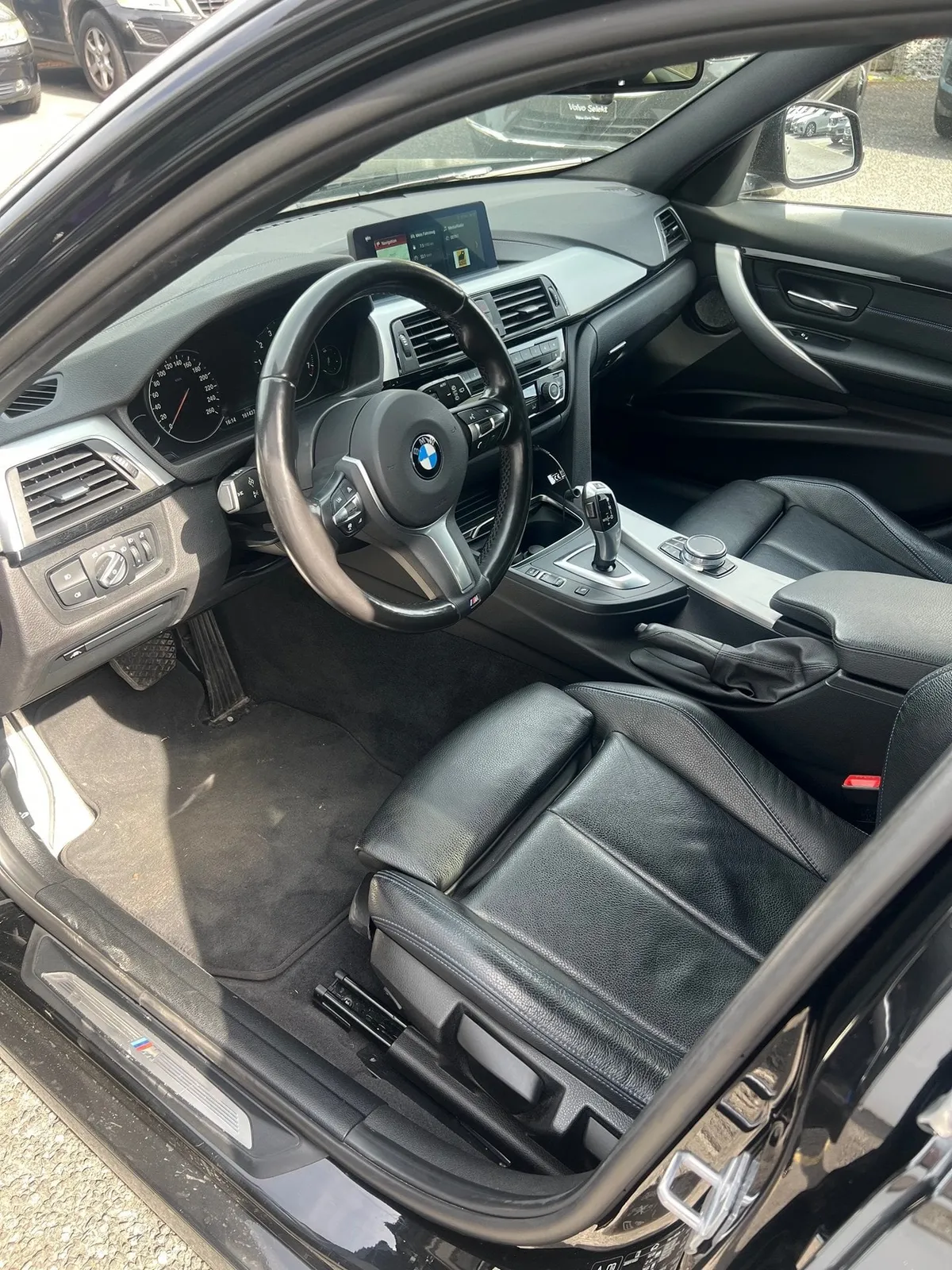 BMW 320i xDrive — zdjęcie 13