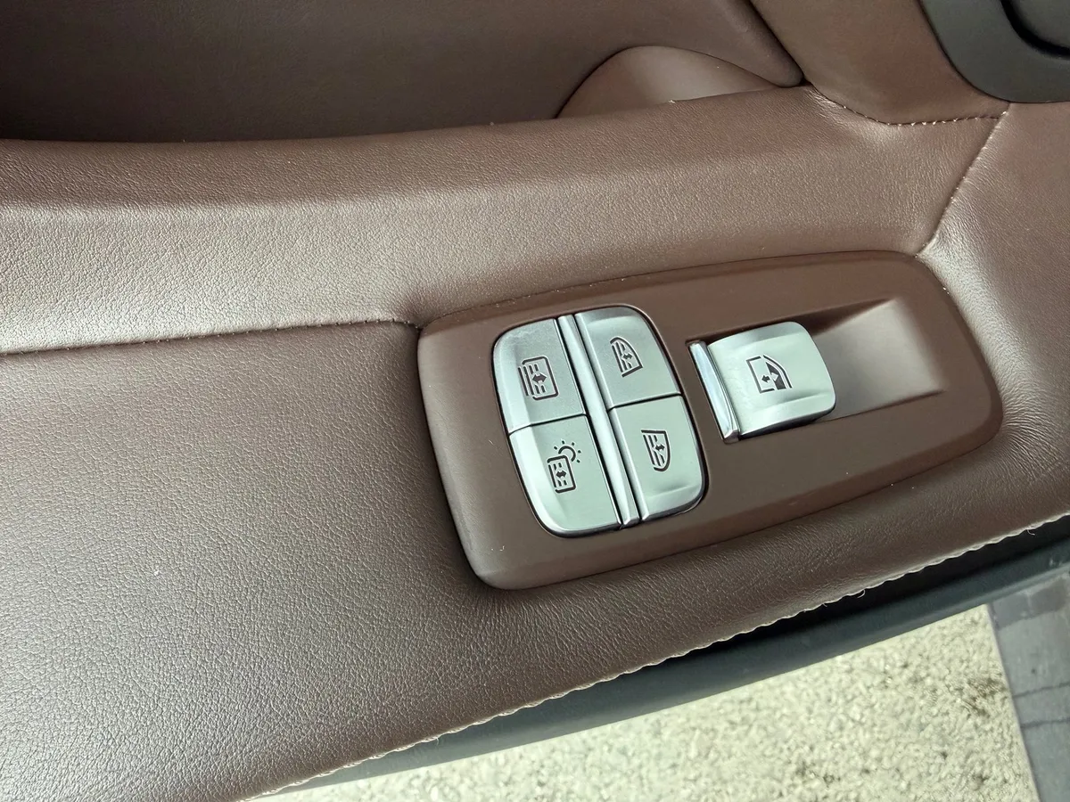 BMW 750Li xDrive — zdjęcie 10