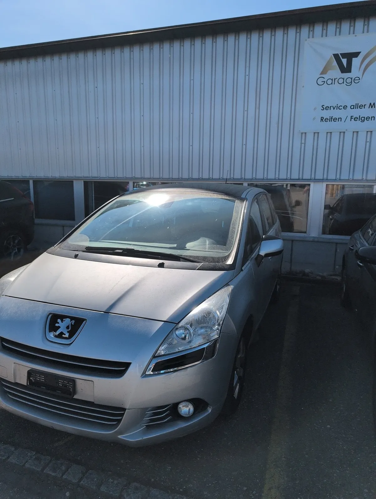 PEUGEOT 5008  MFK  Dez.2025