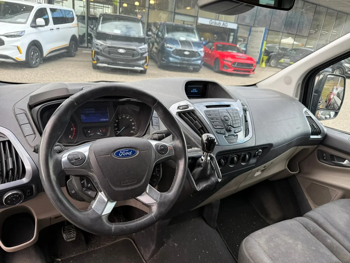FORD Tourneo Custom — zdjęcie 11