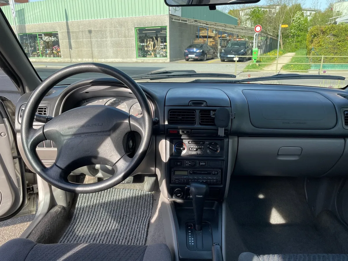 SUBARU Impreza 2.0 4WD — zdjęcie 14