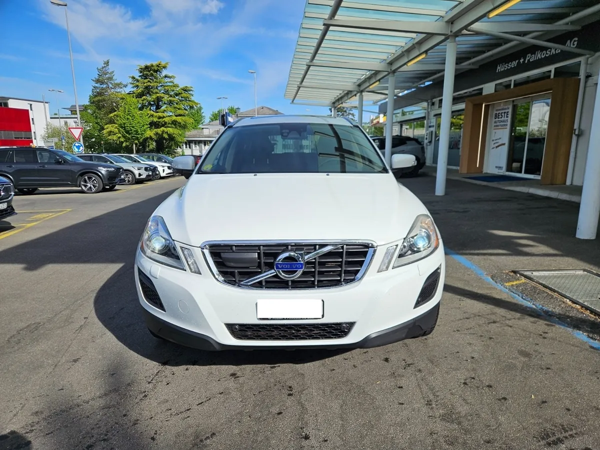 VOLVO XC60 D5 AWD — zdjęcie 8