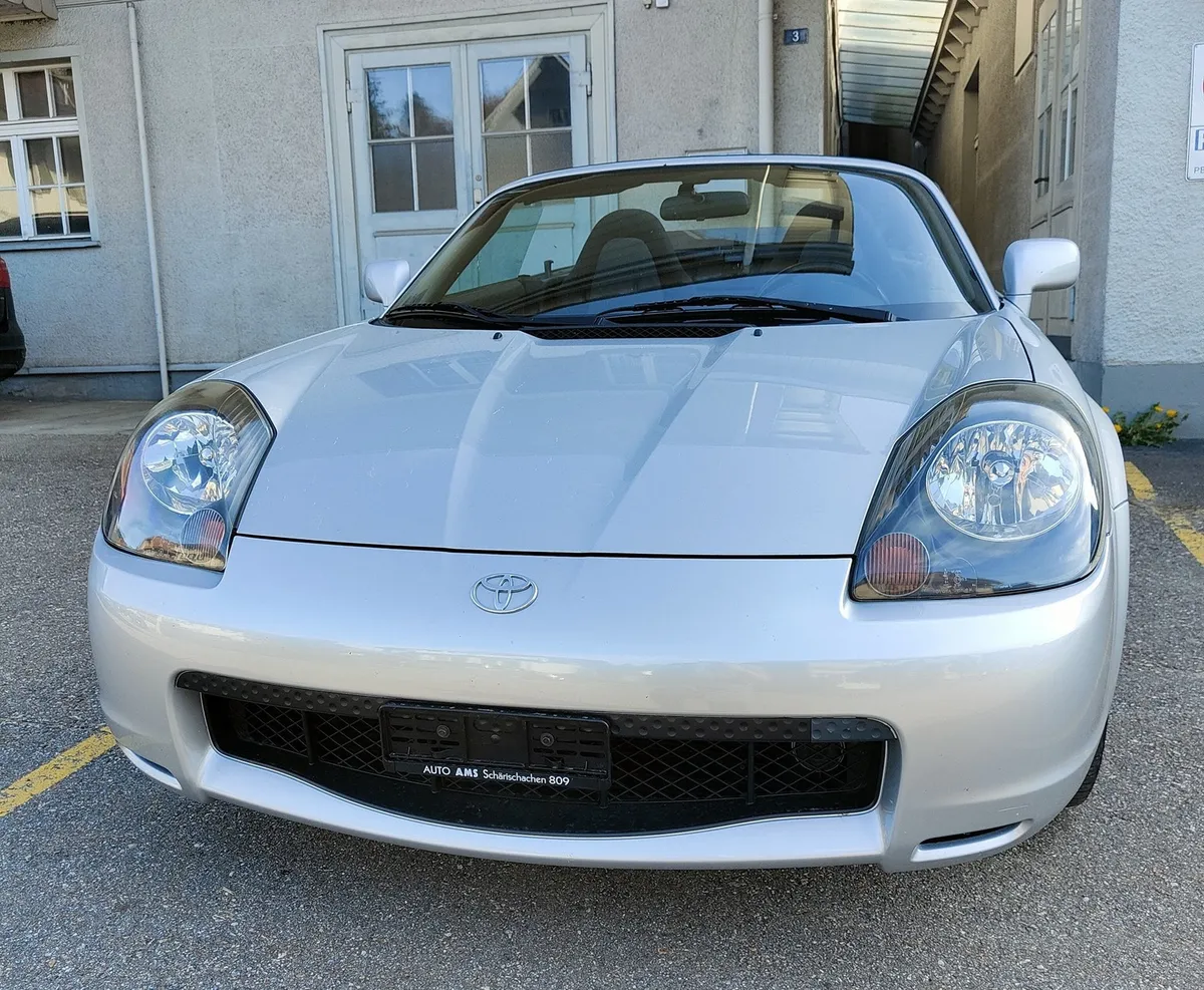 TOYOTA MR2