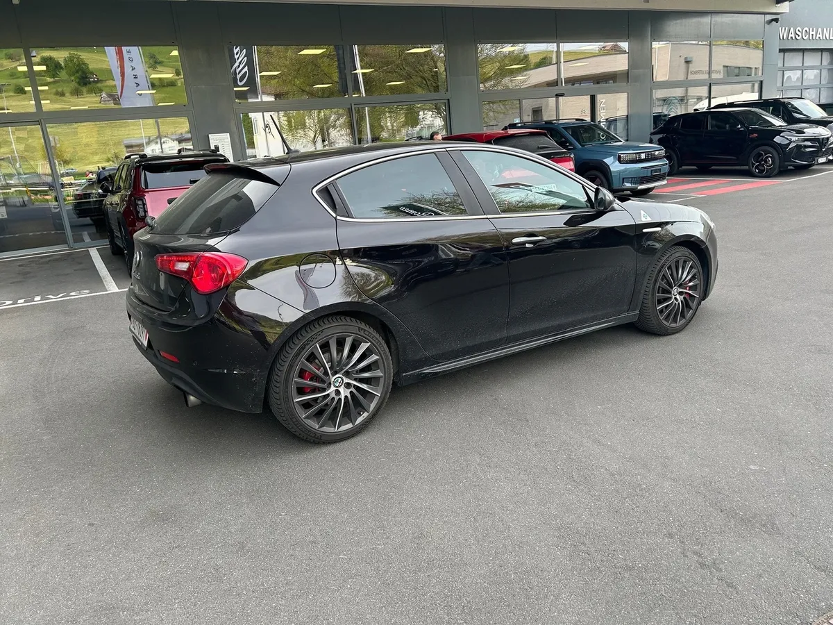 ALFA ROMEO Giulietta 1750 — zdjęcie 7