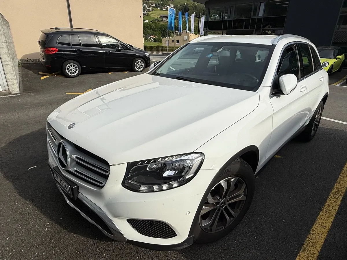 MERCEDES-BENZ GLC 220 d 4Mat — zdjęcie 2