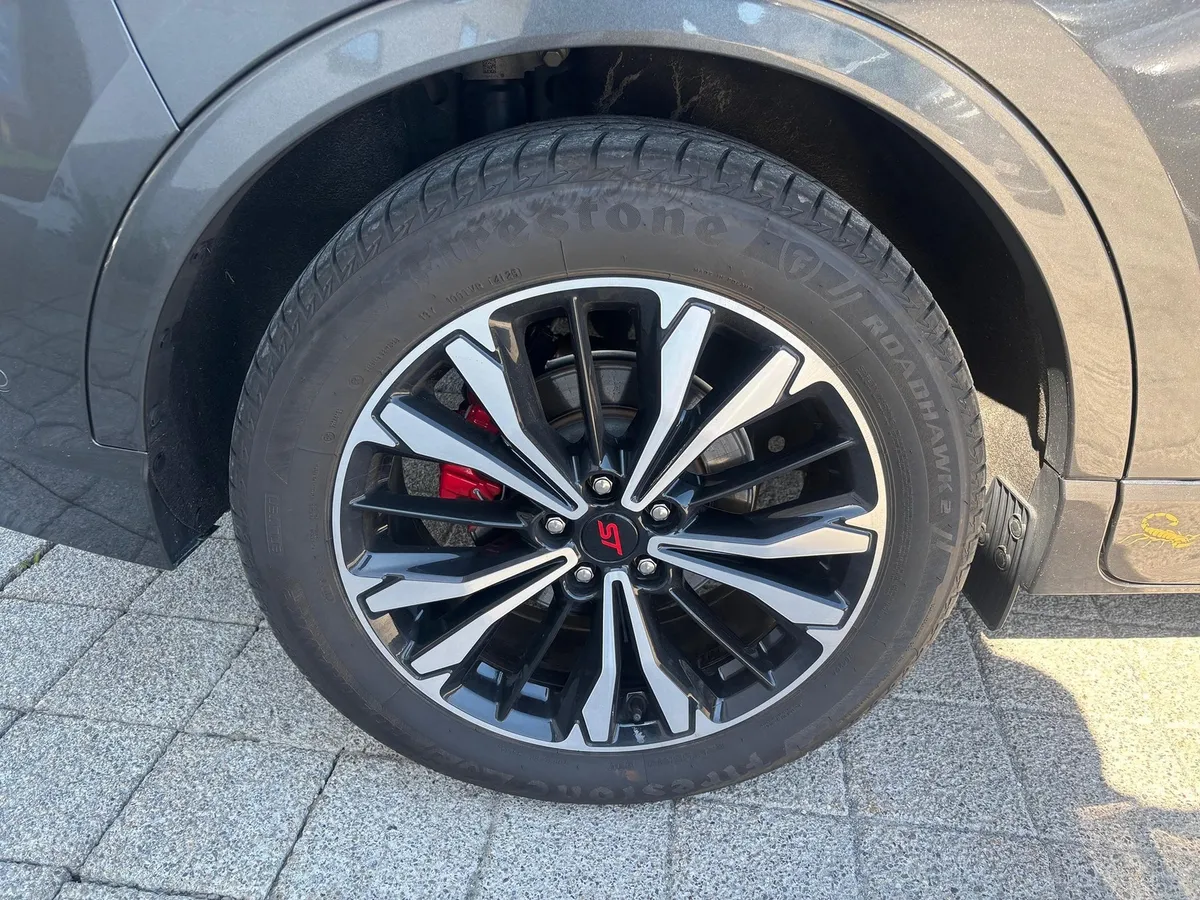 FORD Kuga 2.5 FHEV 4x4 — zdjęcie 9