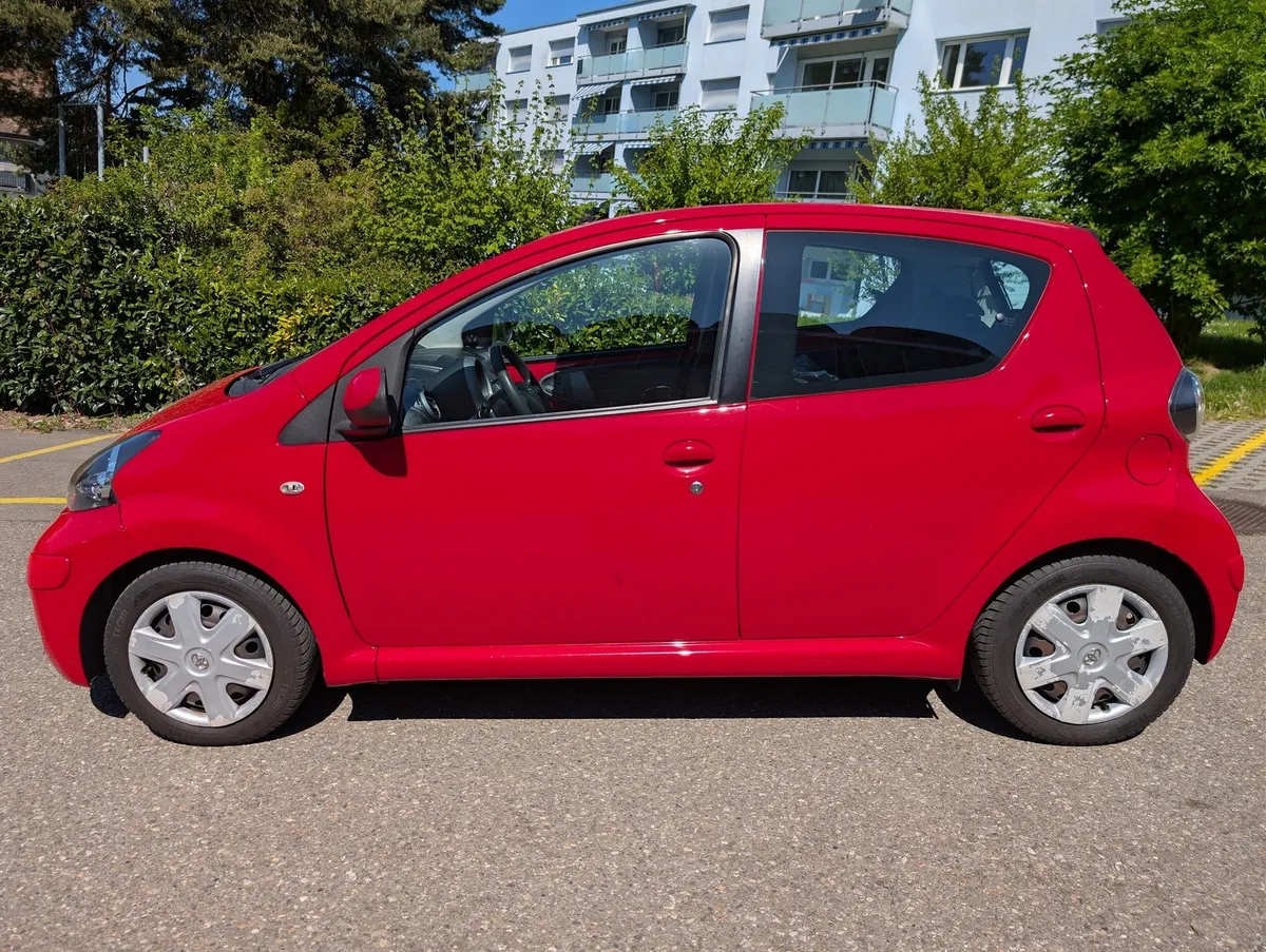 TOYOTA AYGO 1.0 — zdjęcie 2
