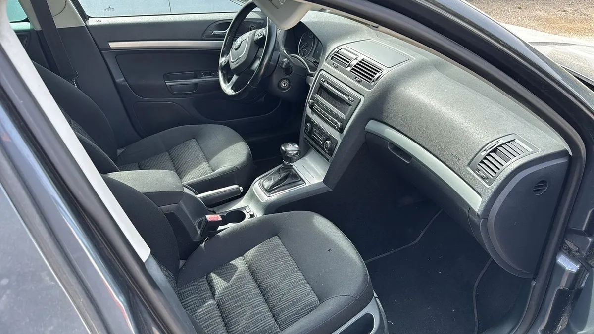 SKODA OCTAVIA C 1.6TDI — zdjęcie 8