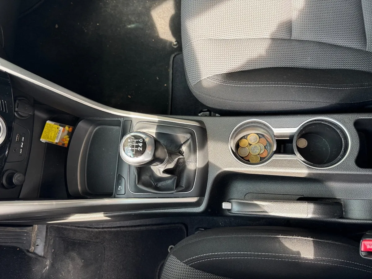 HYUNDAI i30 1.6 GDI — zdjęcie 14