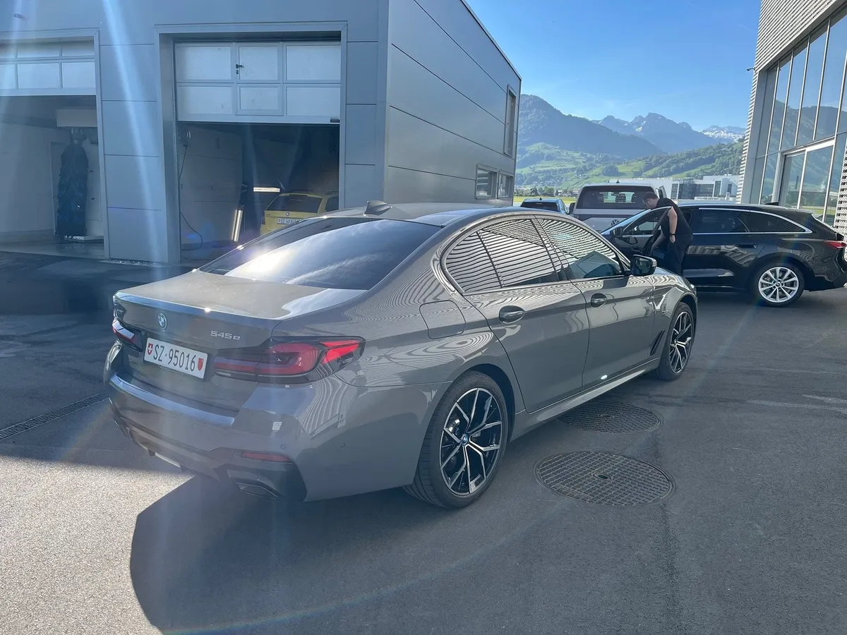 BMW 545e xDrive — zdjęcie 5
