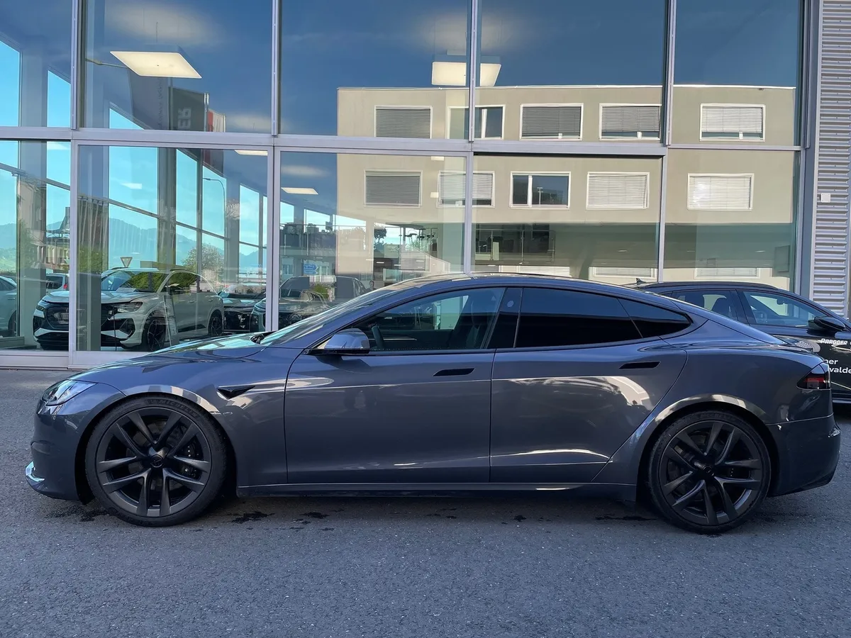 TESLA Model S Plaid — zdjęcie 3