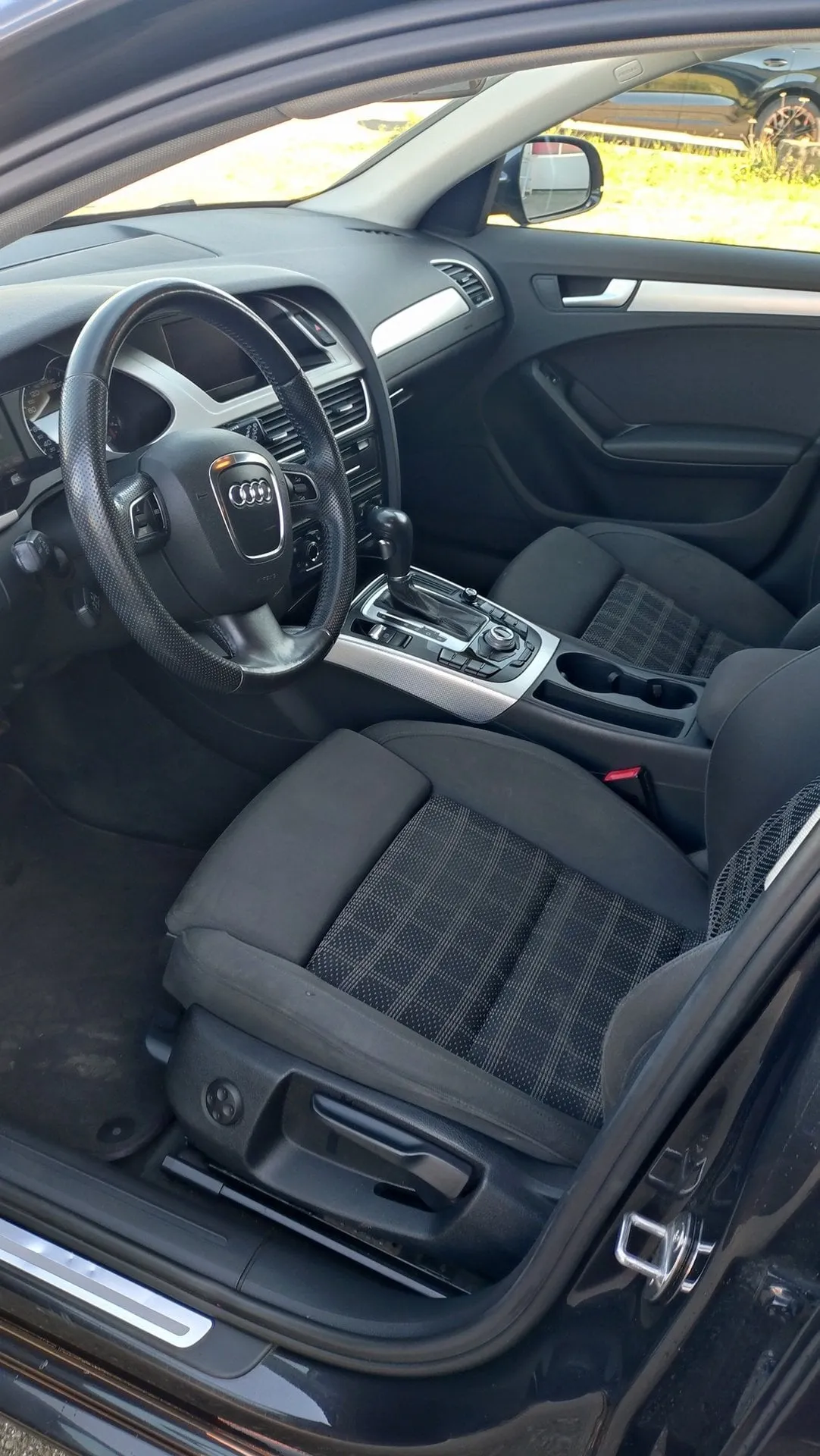 AUDI A4 Avant 2.0TFSI — zdjęcie 15