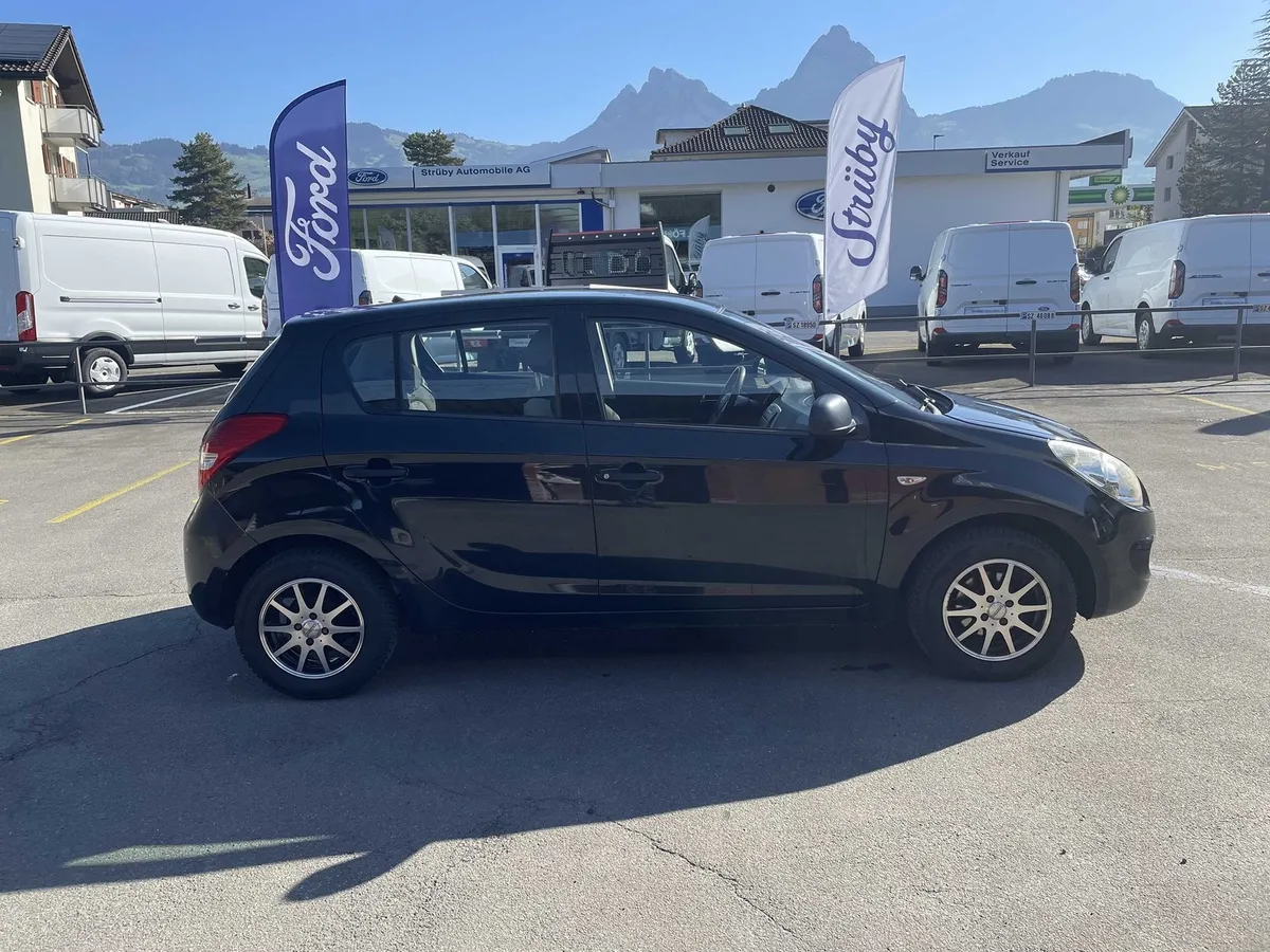HYUNDAI i20 1.2 — zdjęcie 5