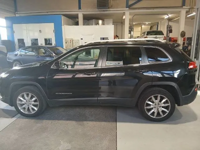 Jeep Cherokee  2.0 TD, 170 HP — zdjęcie 9