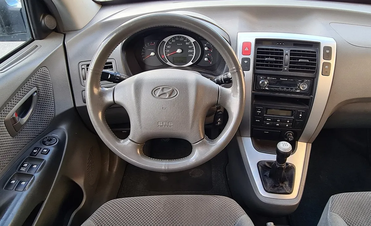 HYUNDAI Tucson 2.0 — zdjęcie 11