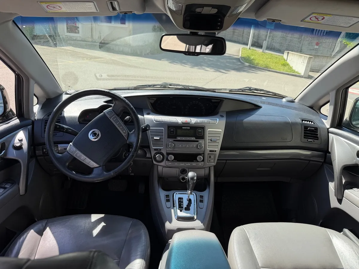 SSANGYONG Rodius SV200 XVT 7 Plätzer — zdjęcie 6