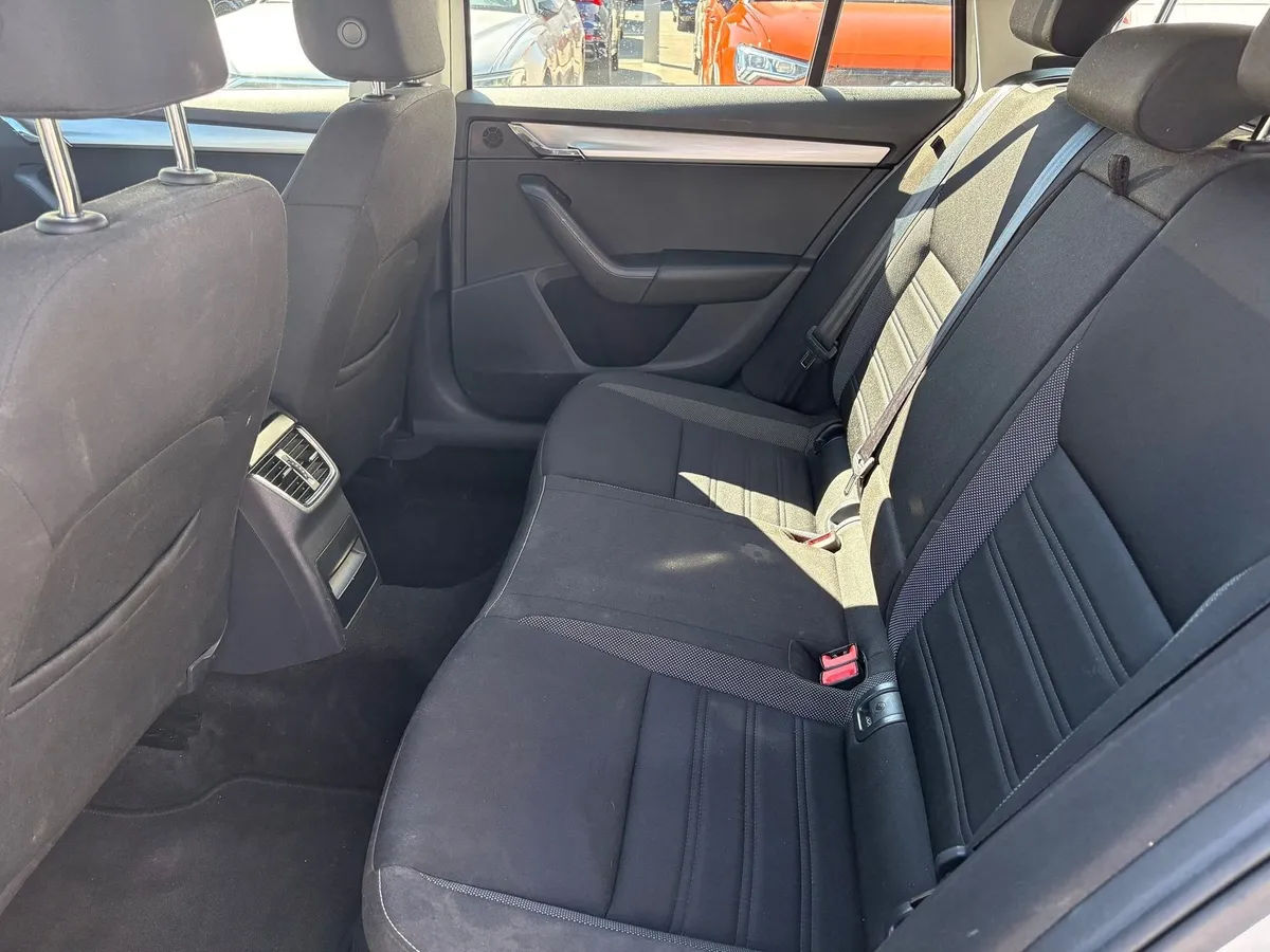 SKODA Octavia2.0TDI 4x4 — zdjęcie 8