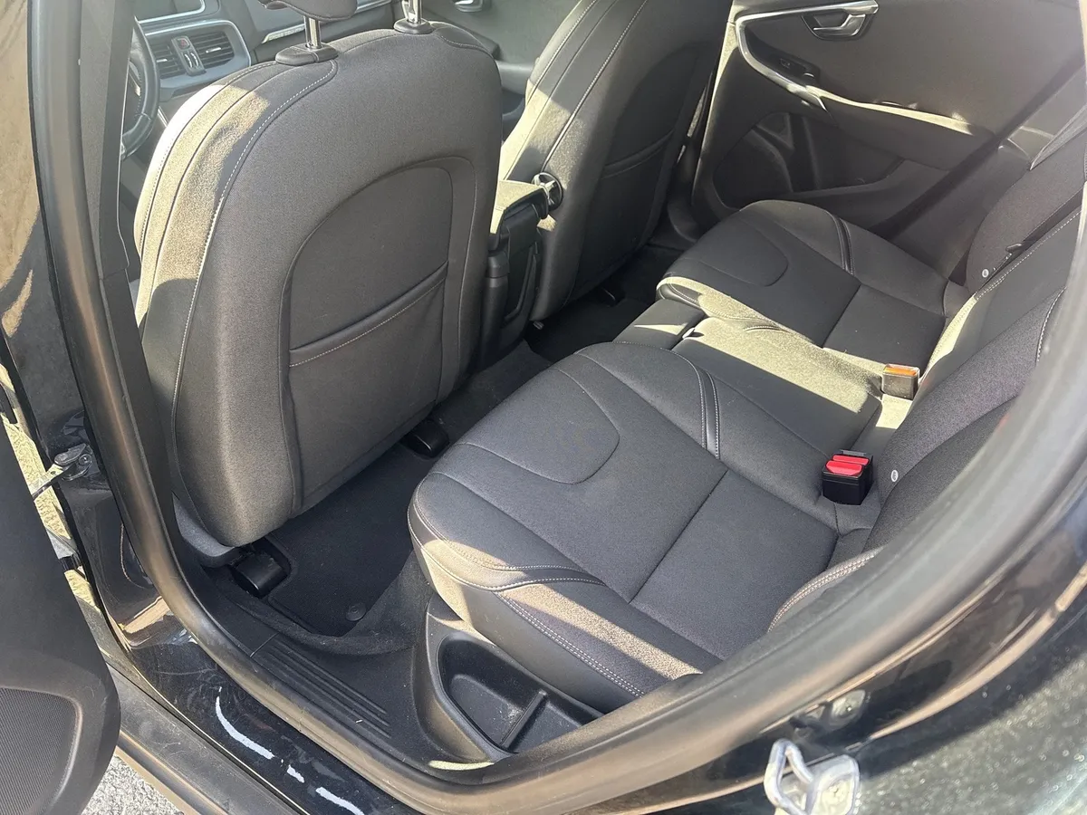 VOLVO V40 CC T4 AWD — zdjęcie 9