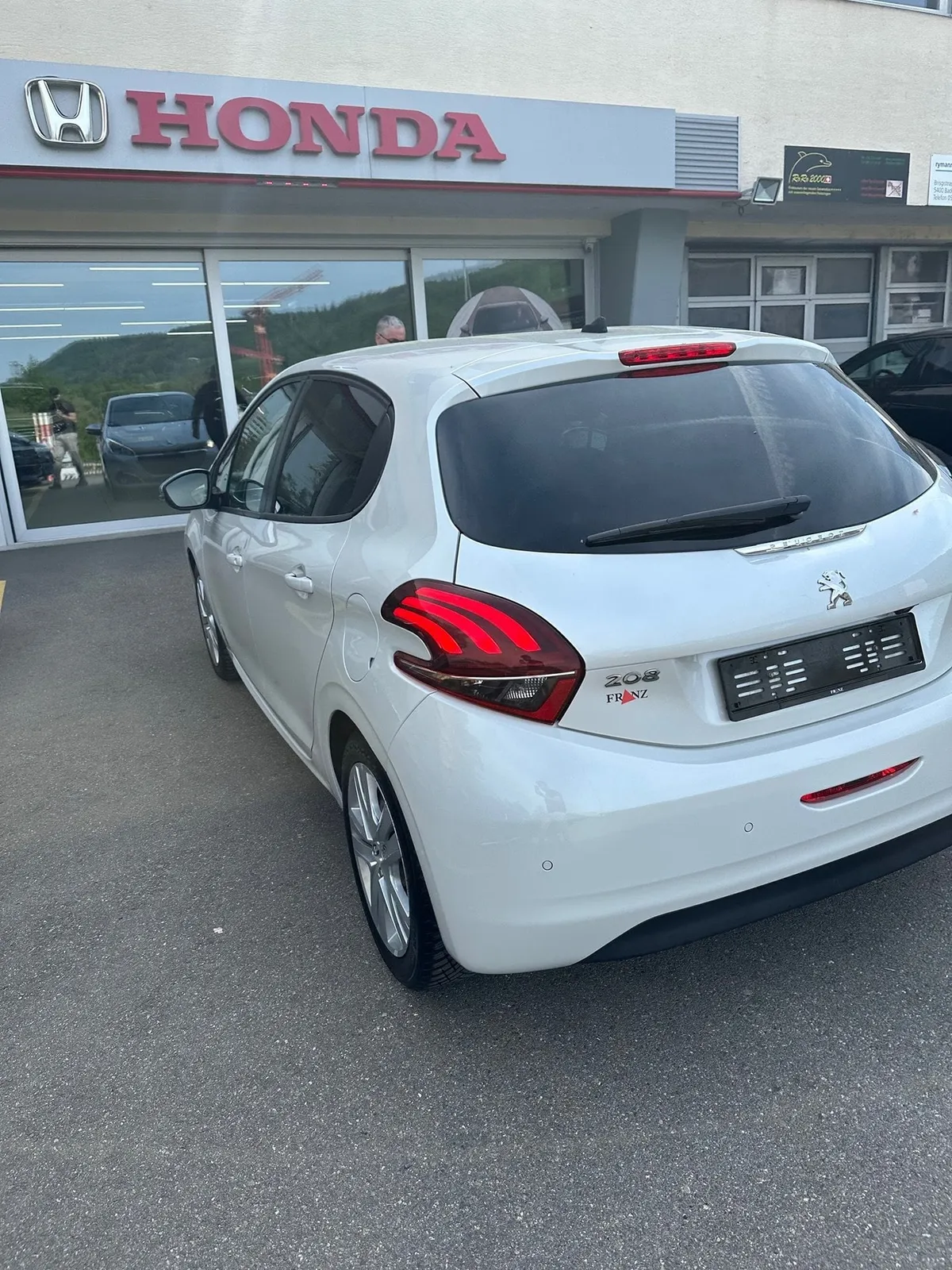 PEUGEOT 208 1.2 VTi — zdjęcie 7