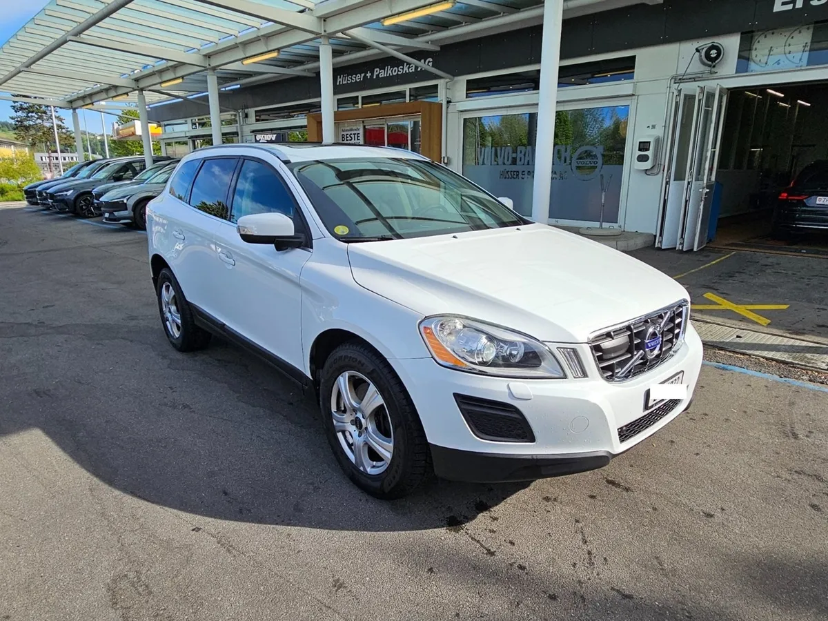 VOLVO XC60 D5 AWD — zdjęcie 7