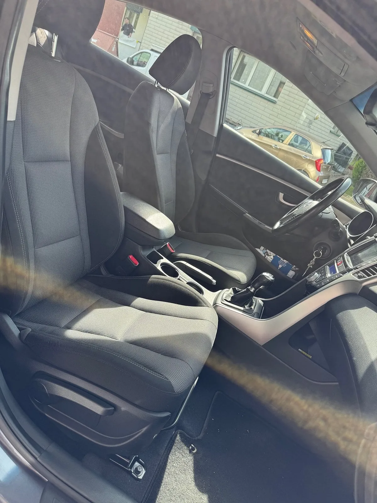 HYUNDAI i30 1.6 GDI — zdjęcie 7