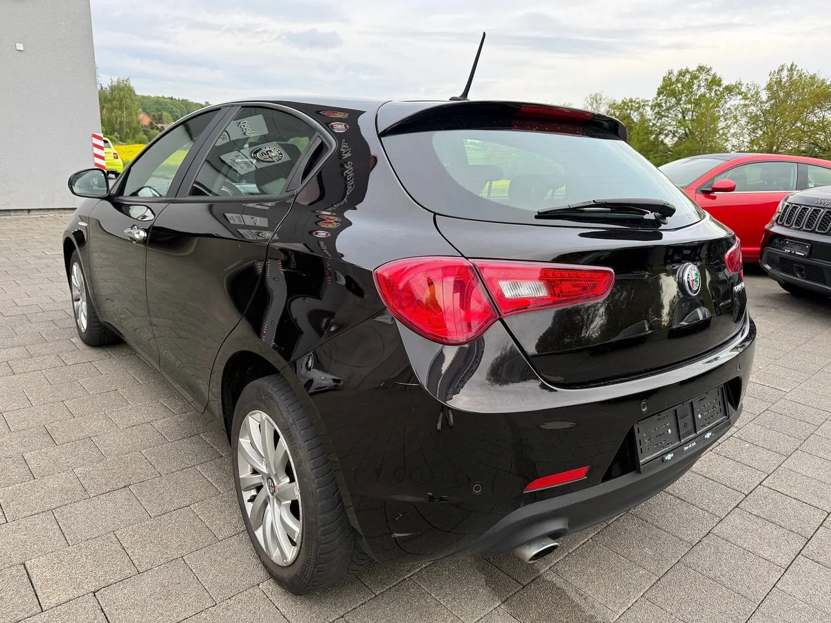 ALFA ROMEO Giulietta 1.6TD — zdjęcie 3