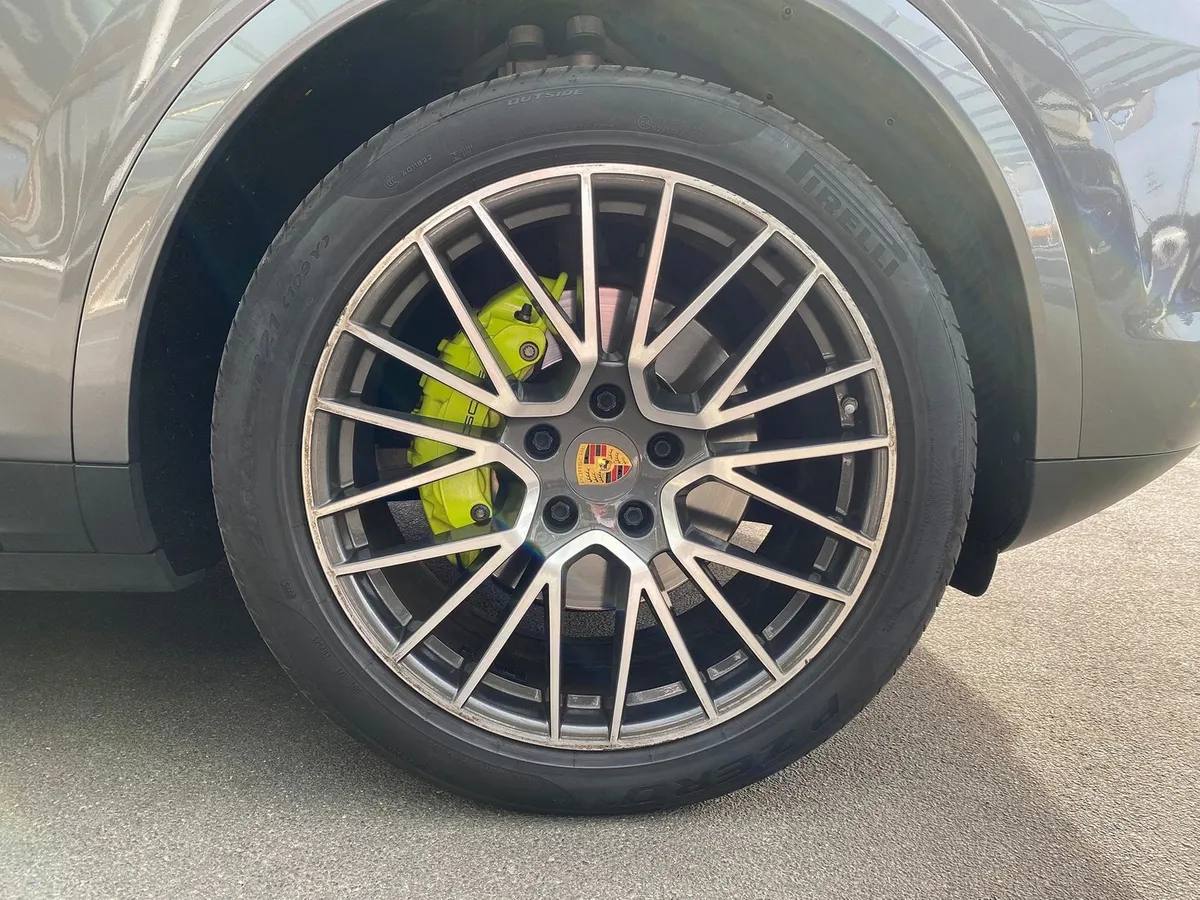 PORSCHE Cayenne E-Hybrid — zdjęcie 15