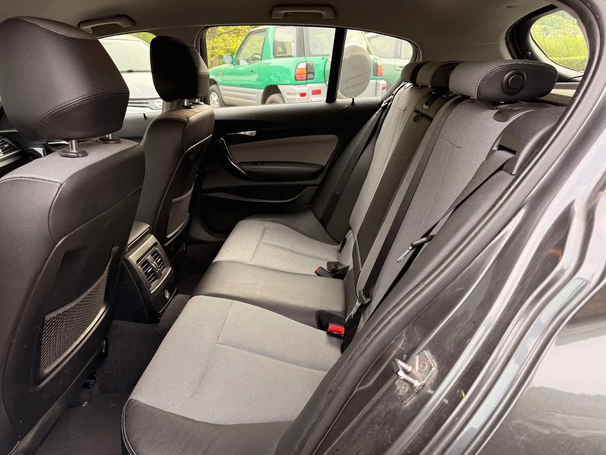 BMW 118i — zdjęcie 12