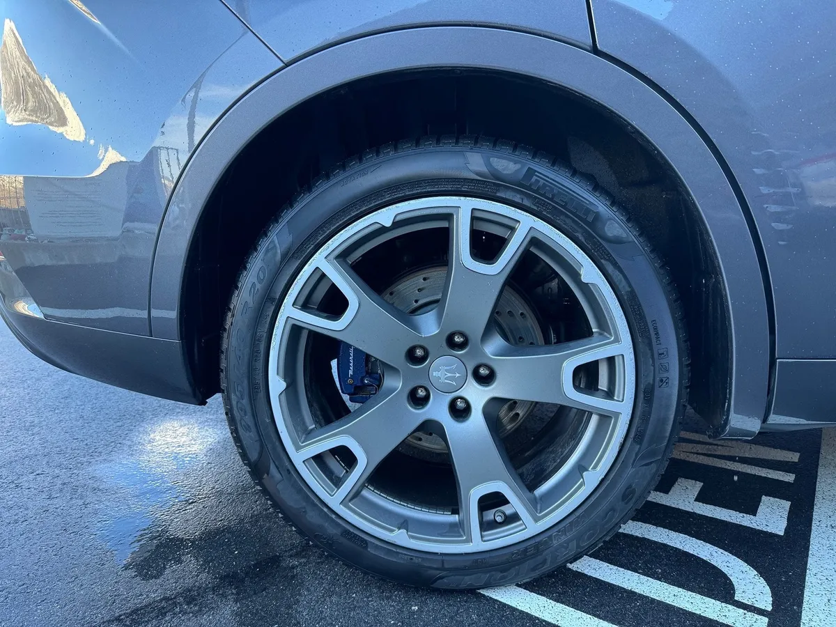 MASERATI Levante S — zdjęcie 11