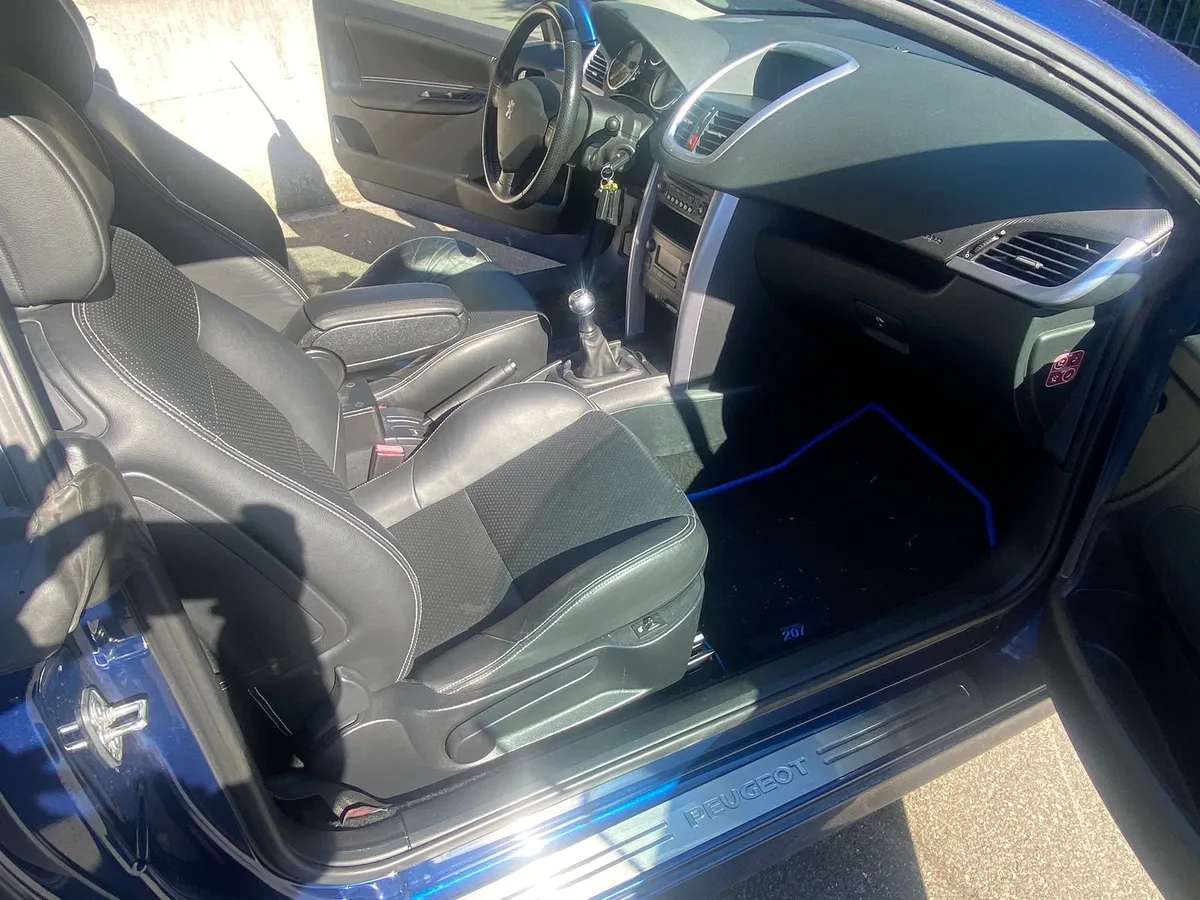 PEUGEOT 207 CC 1.6i Turbo — zdjęcie 12