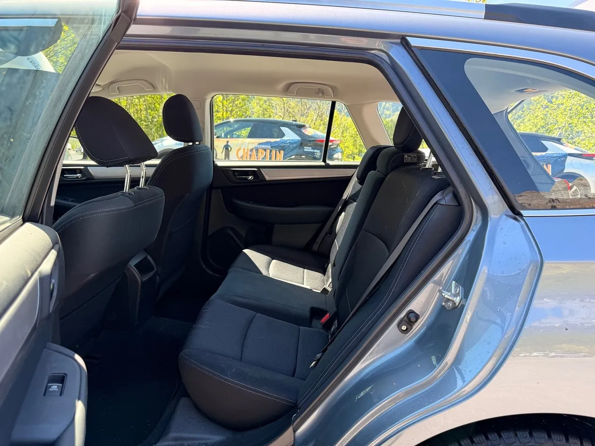 SUBARU Legacy Outback — zdjęcie 14