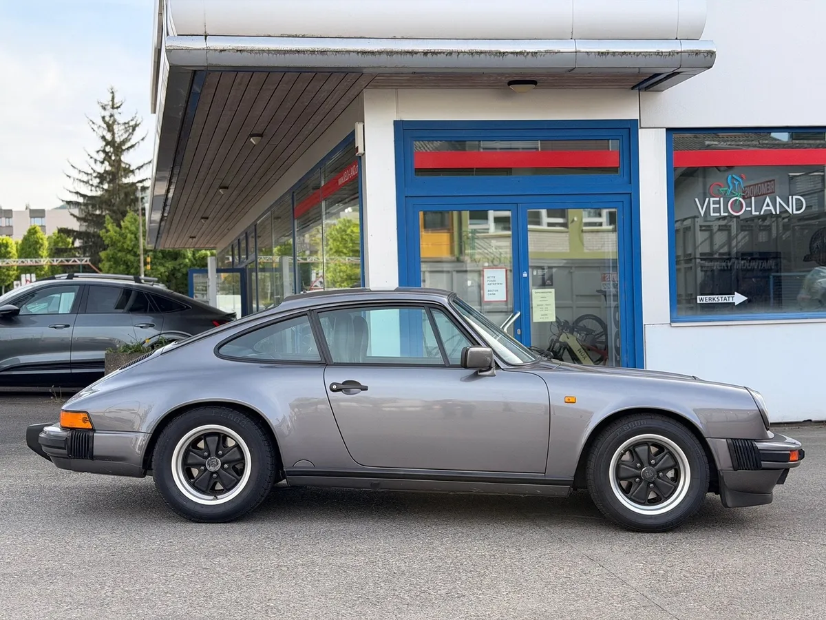 PORSCHE 911 CARRERA — zdjęcie 6
