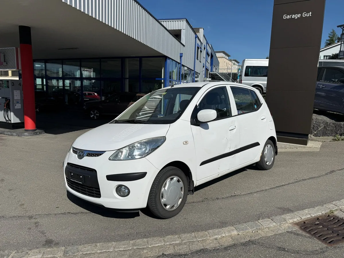 HYUNDAI i10 1.1 — zdjęcie 3