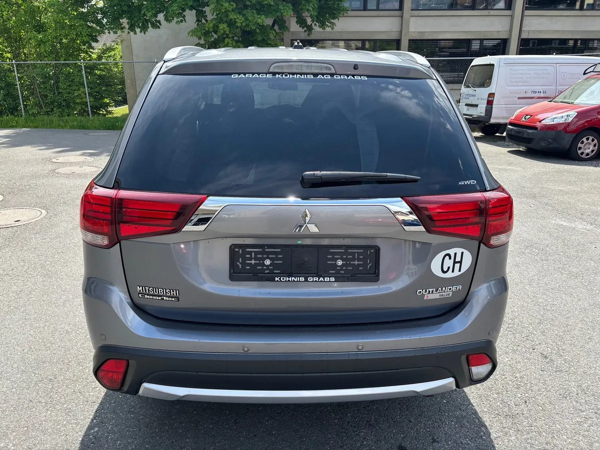 MITSUBISHI Outlander — zdjęcie 10