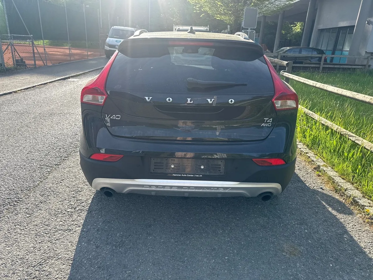 VOLVO V40 CC T4 AWD — zdjęcie 4