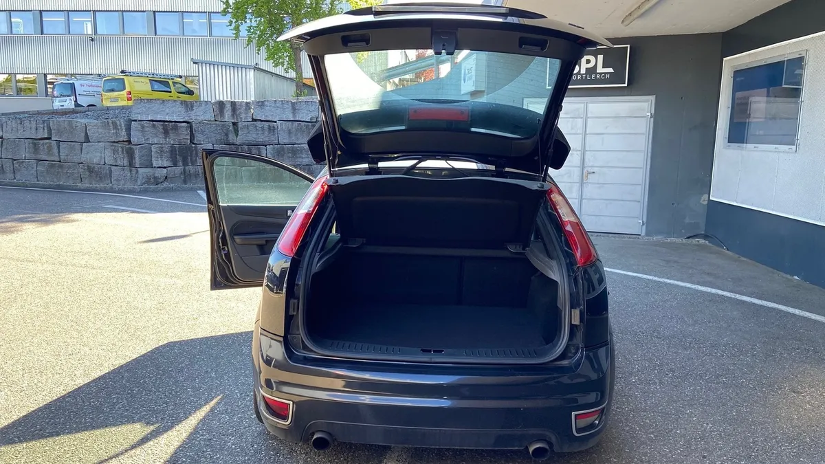 FORD Focus ST — zdjęcie 14