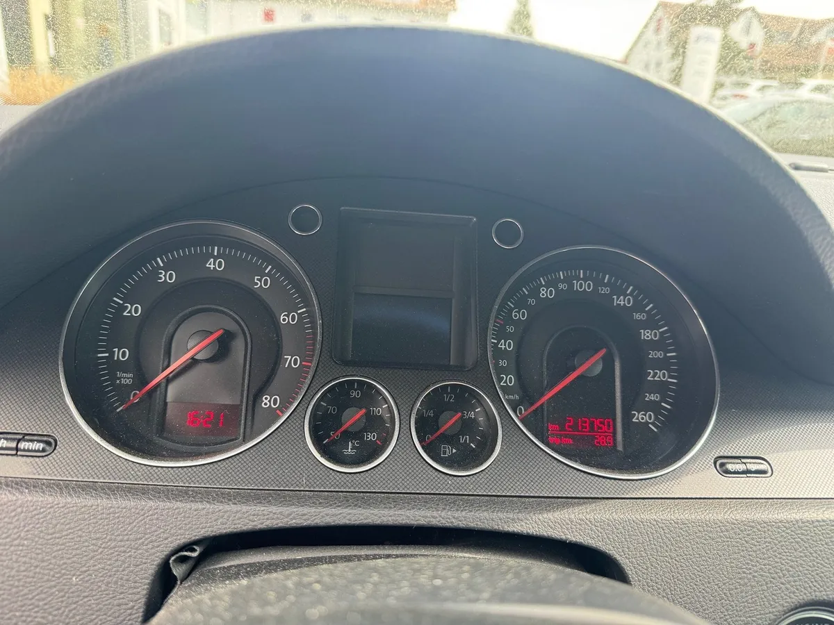 VW Passat Var.2.0T Sport — zdjęcie 14