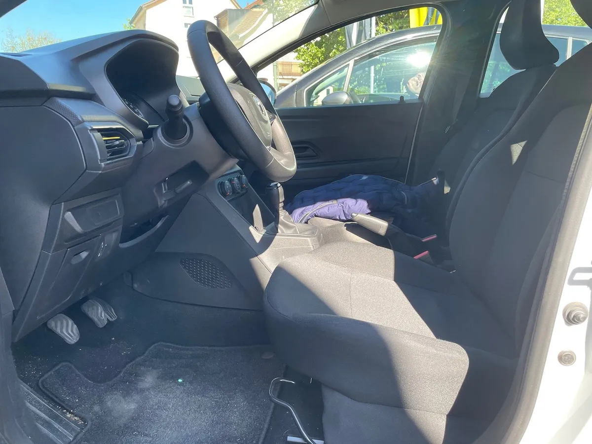 DACIA Sandero — zdjęcie 13