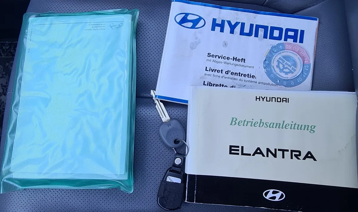 HYUNDAI Elantra 2.0 CVVT Swiss Edition — zdjęcie 15