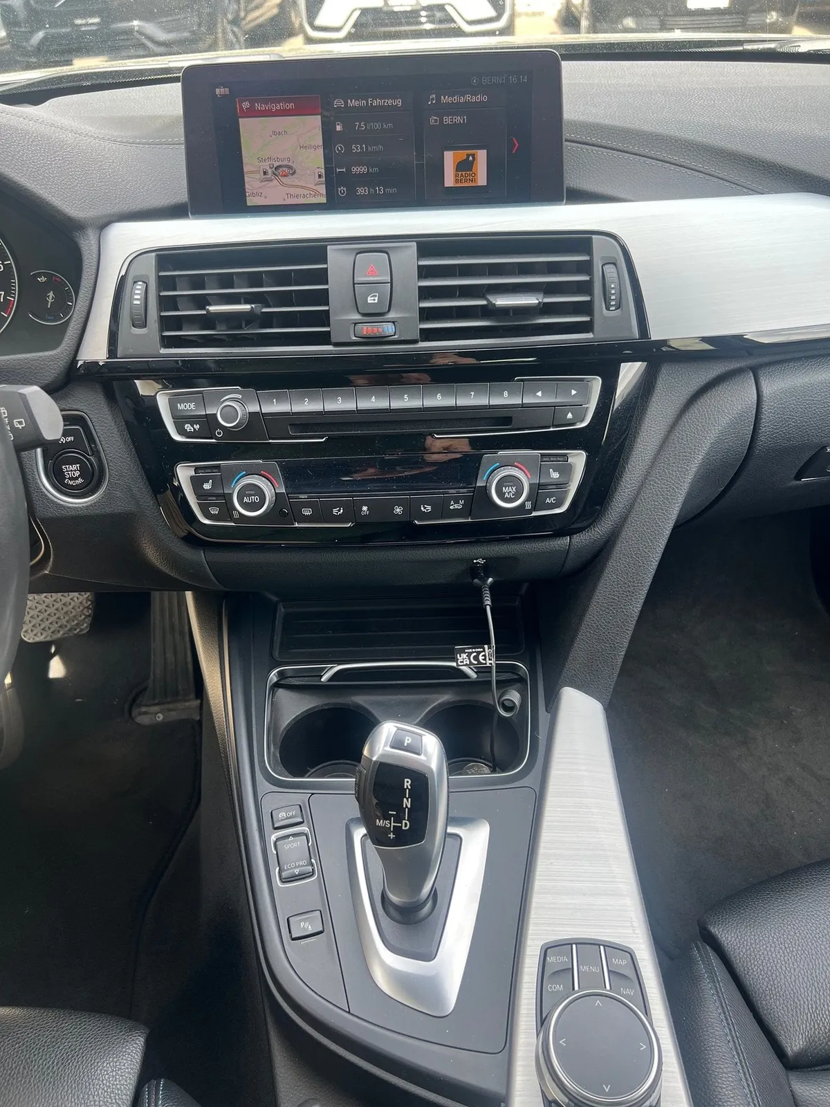 BMW 320i xDrive — zdjęcie 14