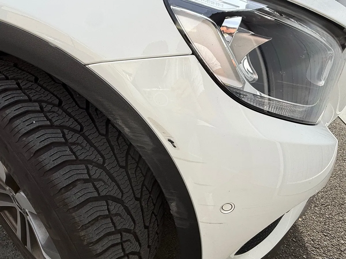 MERCEDES-BENZ GLC 220 d 4Mat — zdjęcie 4