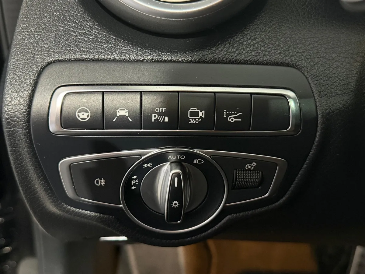 MERCEDES-BENZ AMG C 43 — zdjęcie 7
