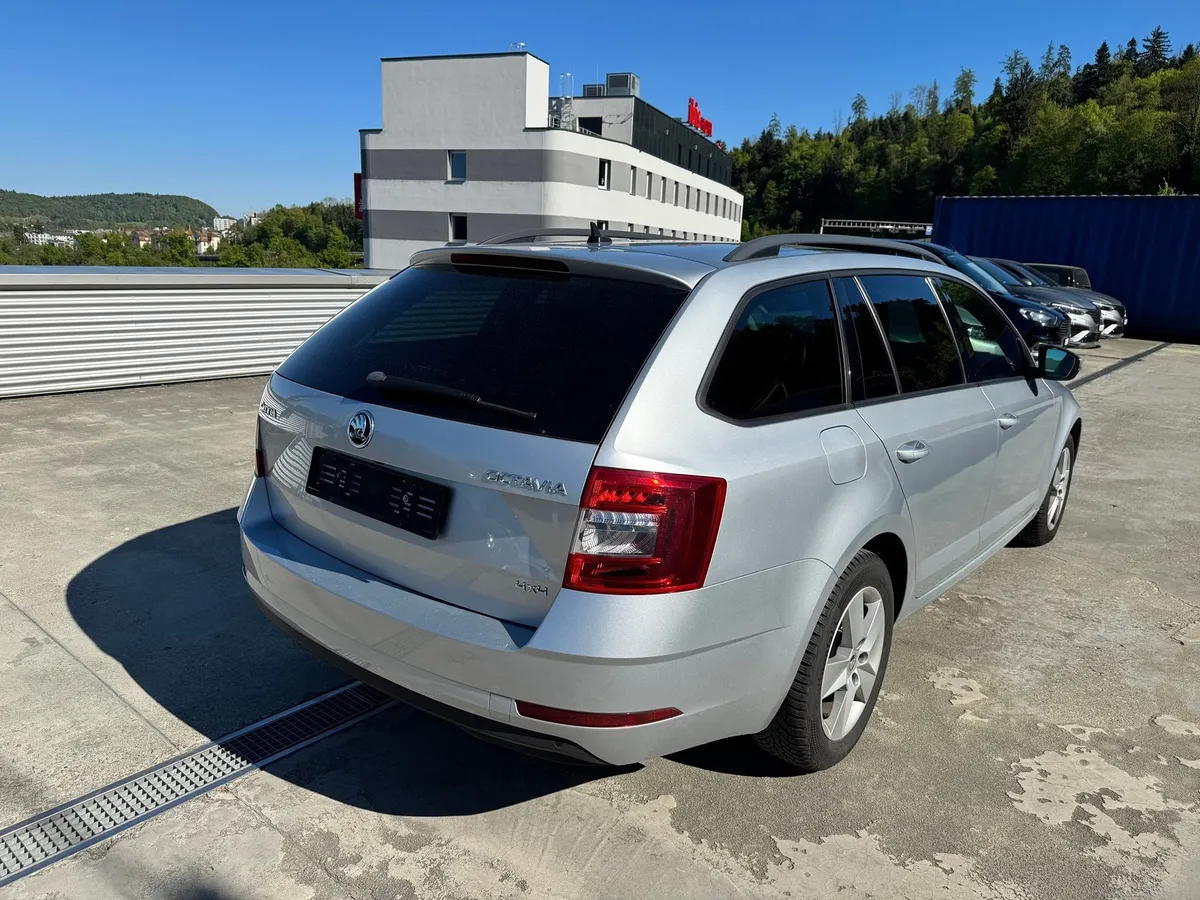 SKODA Octavia2.0TSI 4x4 — zdjęcie 11