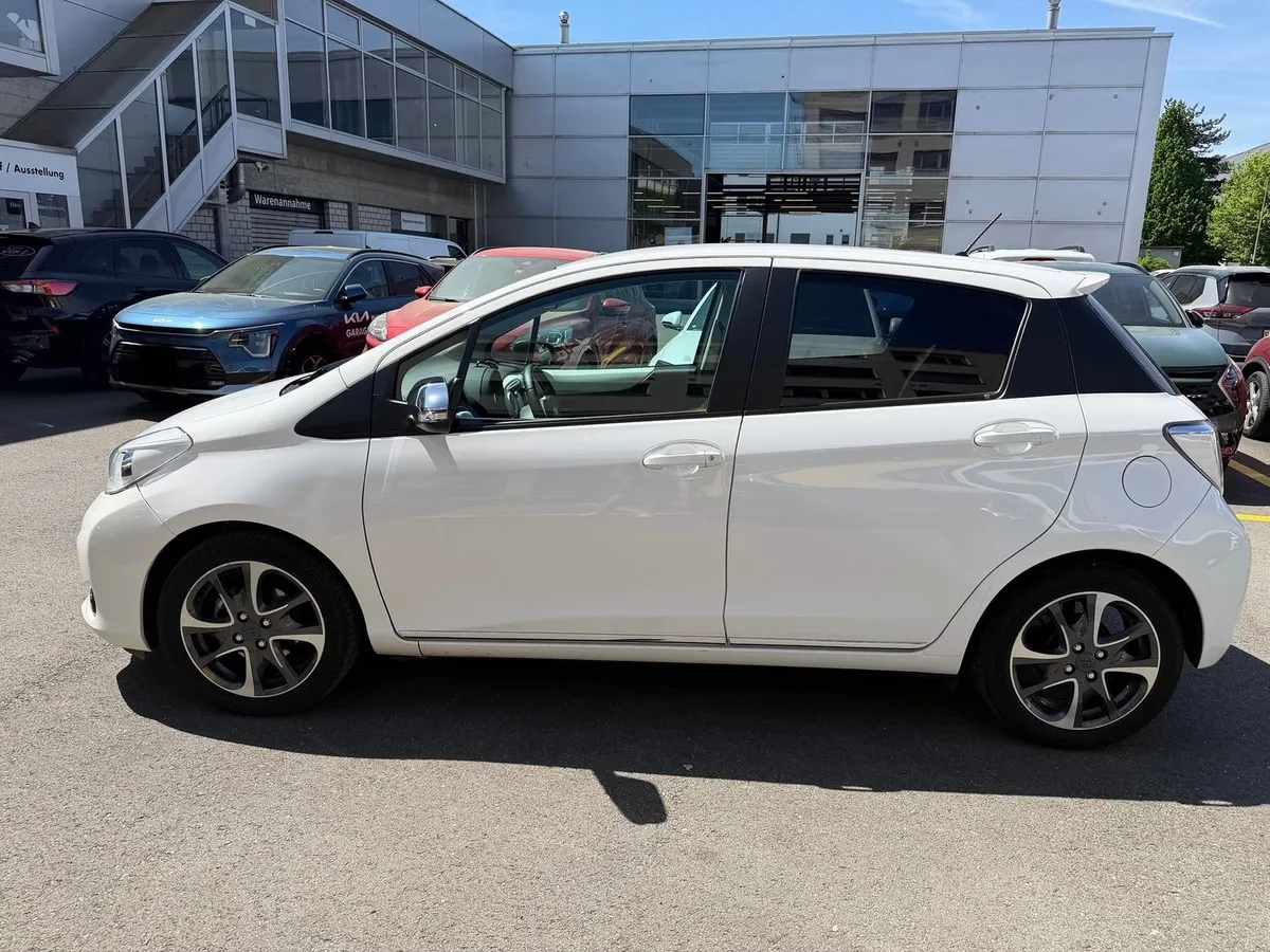 TOYOTA Yaris 1.33 — zdjęcie 13