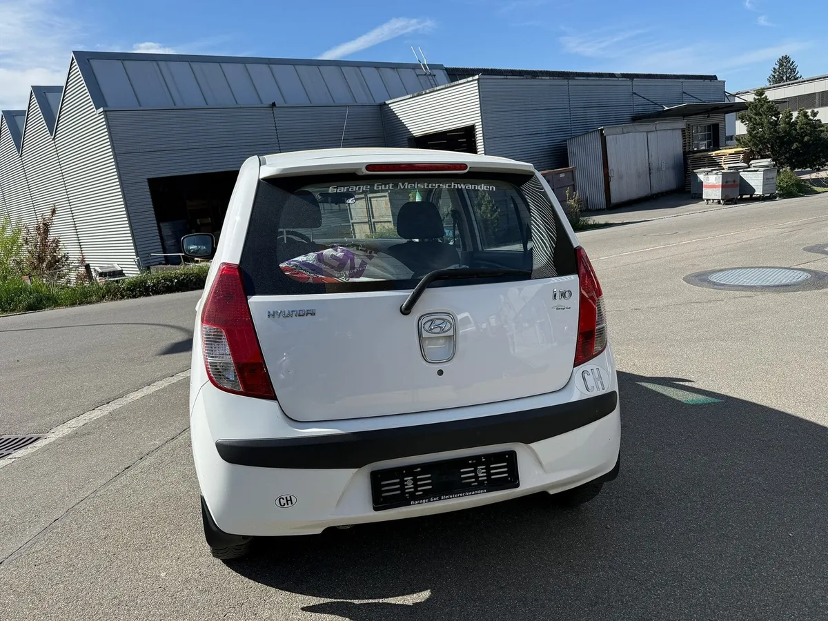 HYUNDAI i10 1.1 — zdjęcie 6