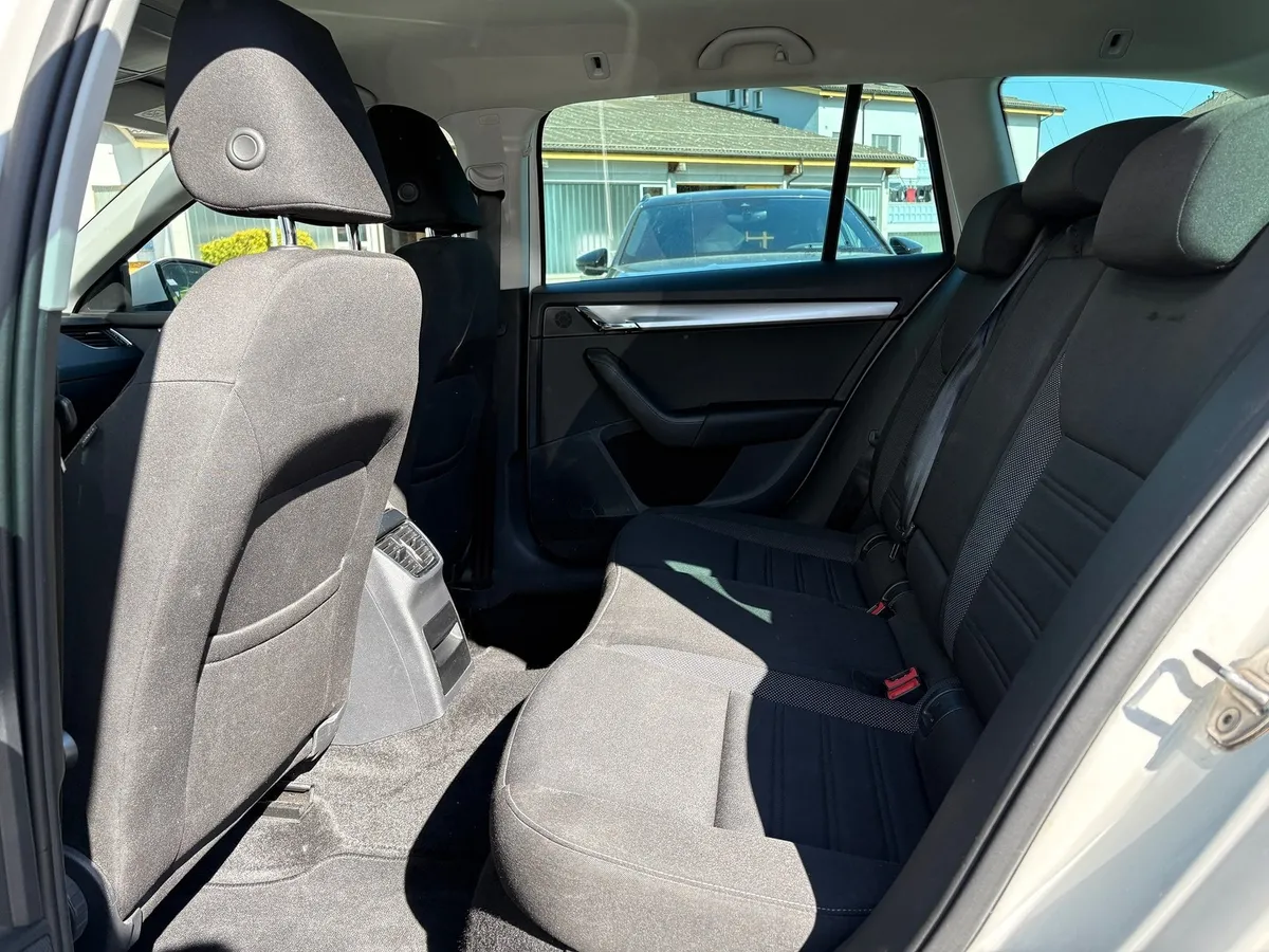 SKODA Octavia2.0TDI 4x4 — zdjęcie 8